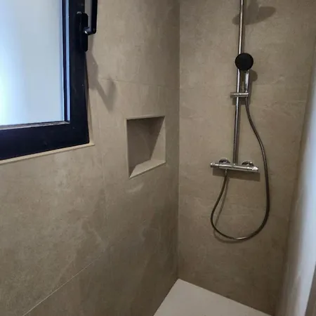 Lägenhet Meuble De Tourisme Avec Terrasse Vue Montagne *