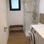 Appartement Meublé De Tourisme Avec Terrasse Vue Montagne *